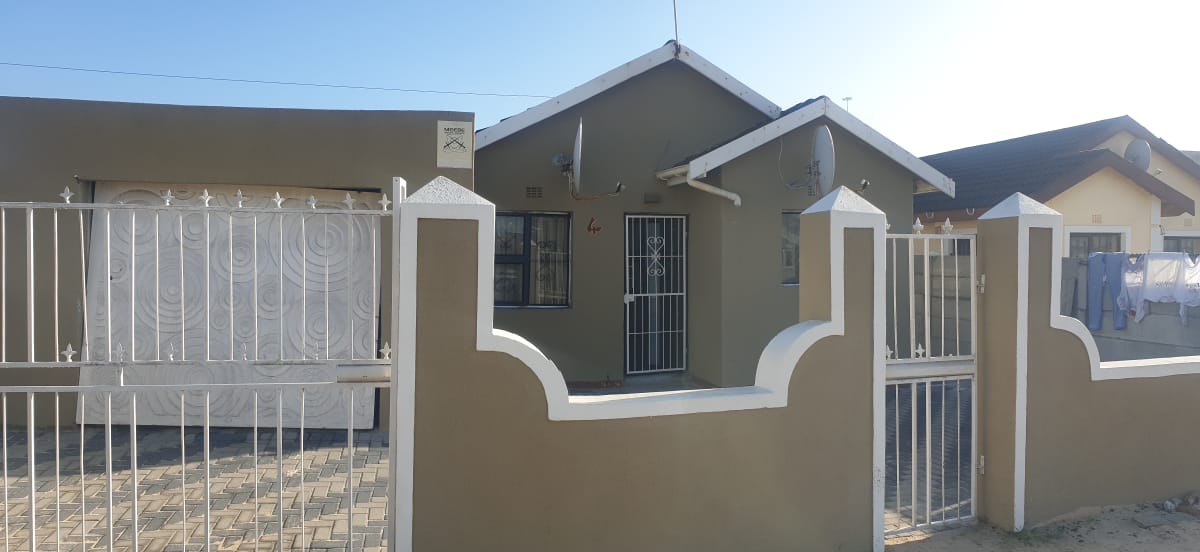 2 Bedroom Property for Sale in Llitha Park Western Cape